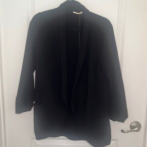 Black 3/4 cuffed sleeve black jacket